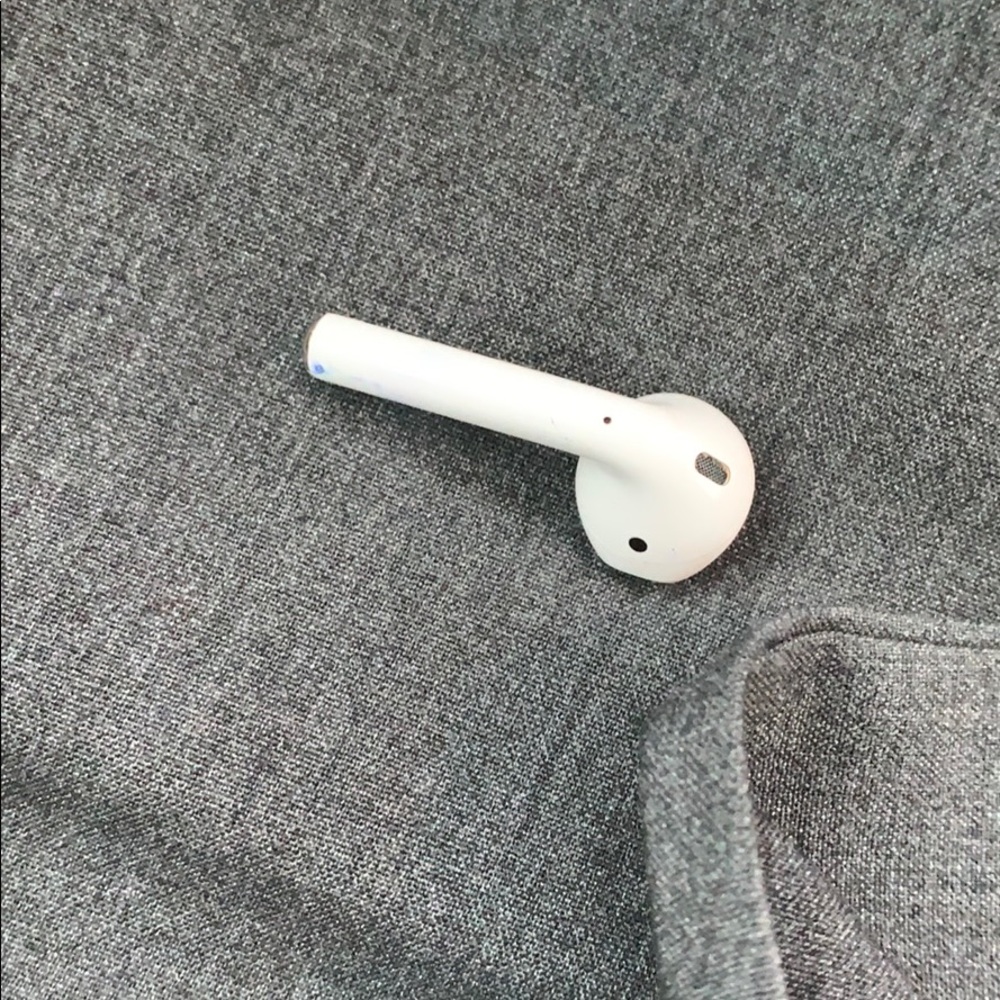 Lone right AirPod - 1st generation